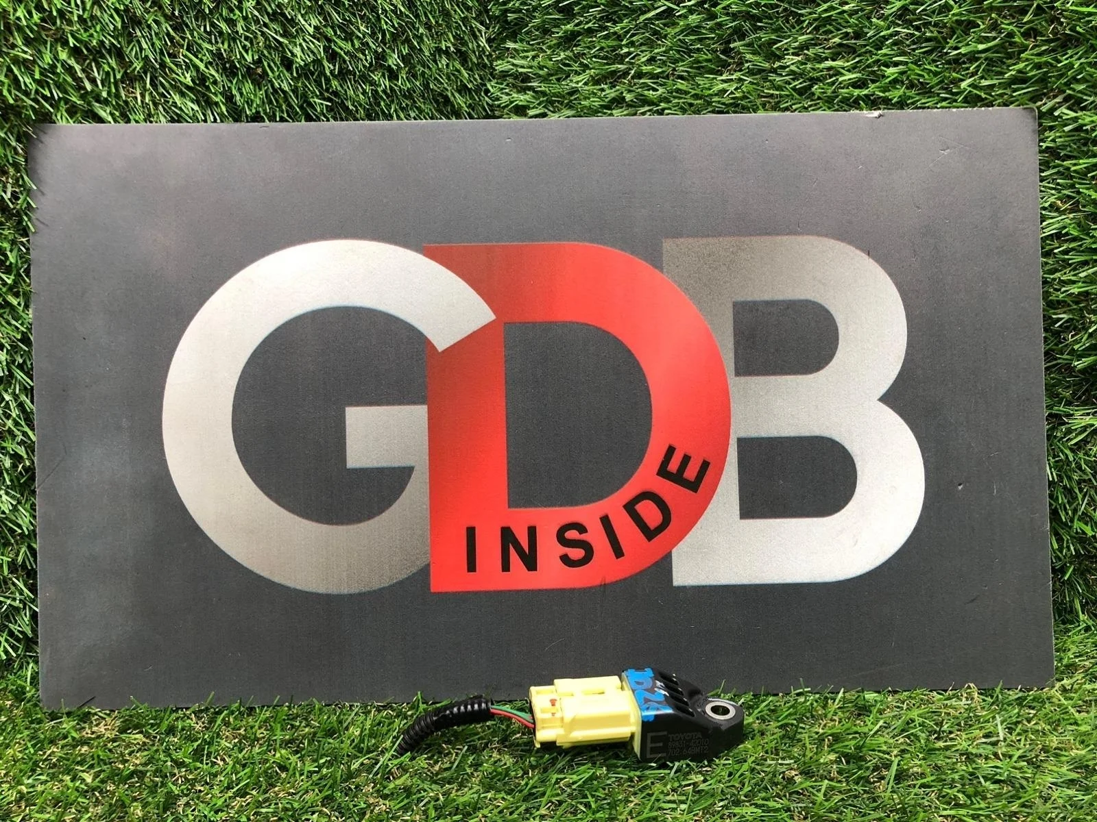 Датчик удара Toyota Camry 02.2008 8983142010 ACV40 2AZ-FE