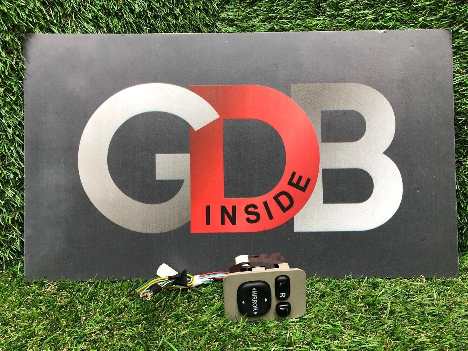 Кнопка управления зеркалами Toyota Camry 02.2008 8487033180 ACV40 2AZ-FE