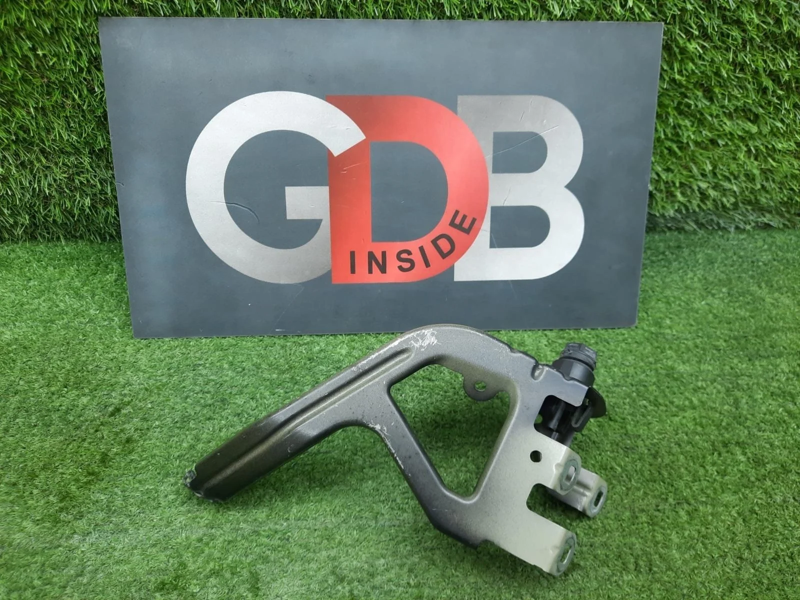 Кронштейн крыла BMW 5 series 41357207209 F10, передний левый