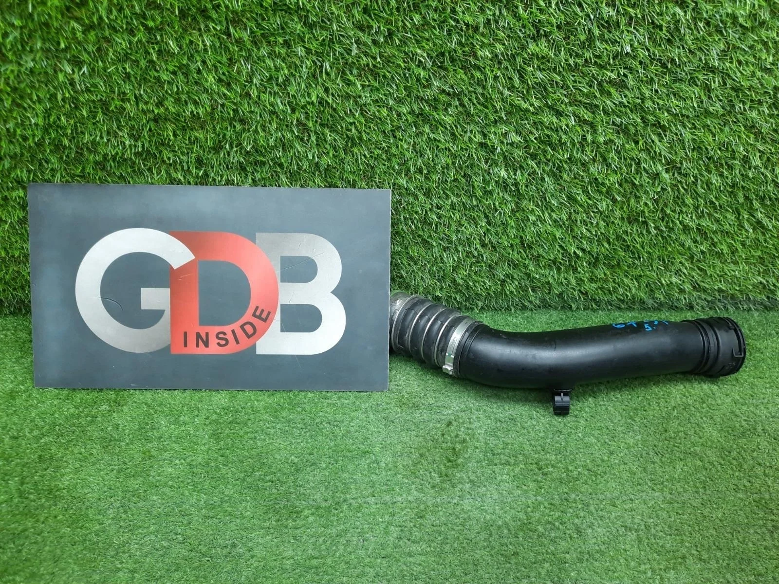 Патрубок интеркулера BMW X1 2012 13717588283 E84 N20B20A