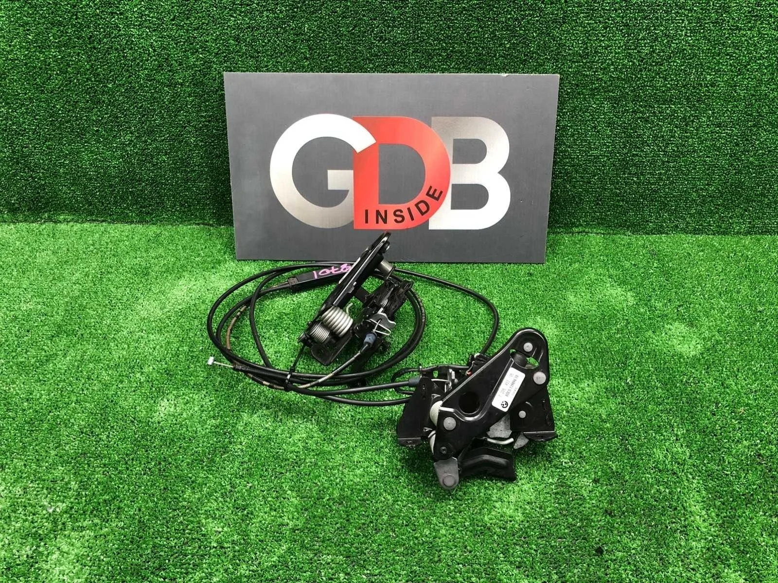 Замок капота Bmw 5 Series 10.05.2010 51237183762 F10 N52B30A