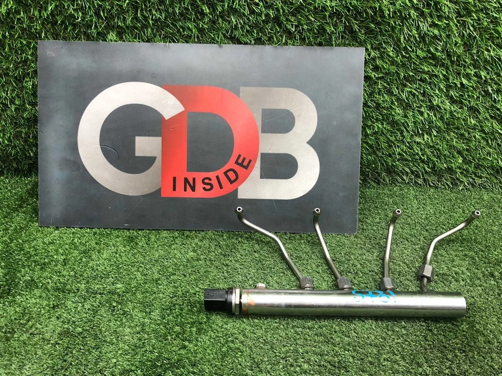 Топливная рампа Bmw X1 2012 13537585411 E84 N20B20A