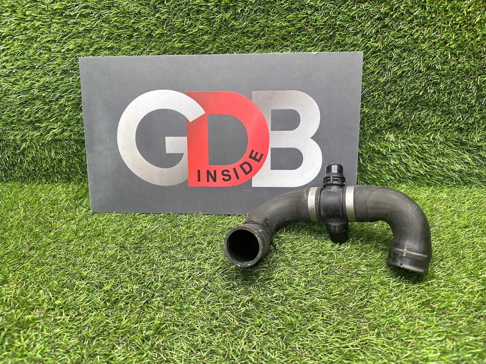 Патрубок системы охлаждения BMW 3 series 06.08.2013 11537603511 F30 N20B20B