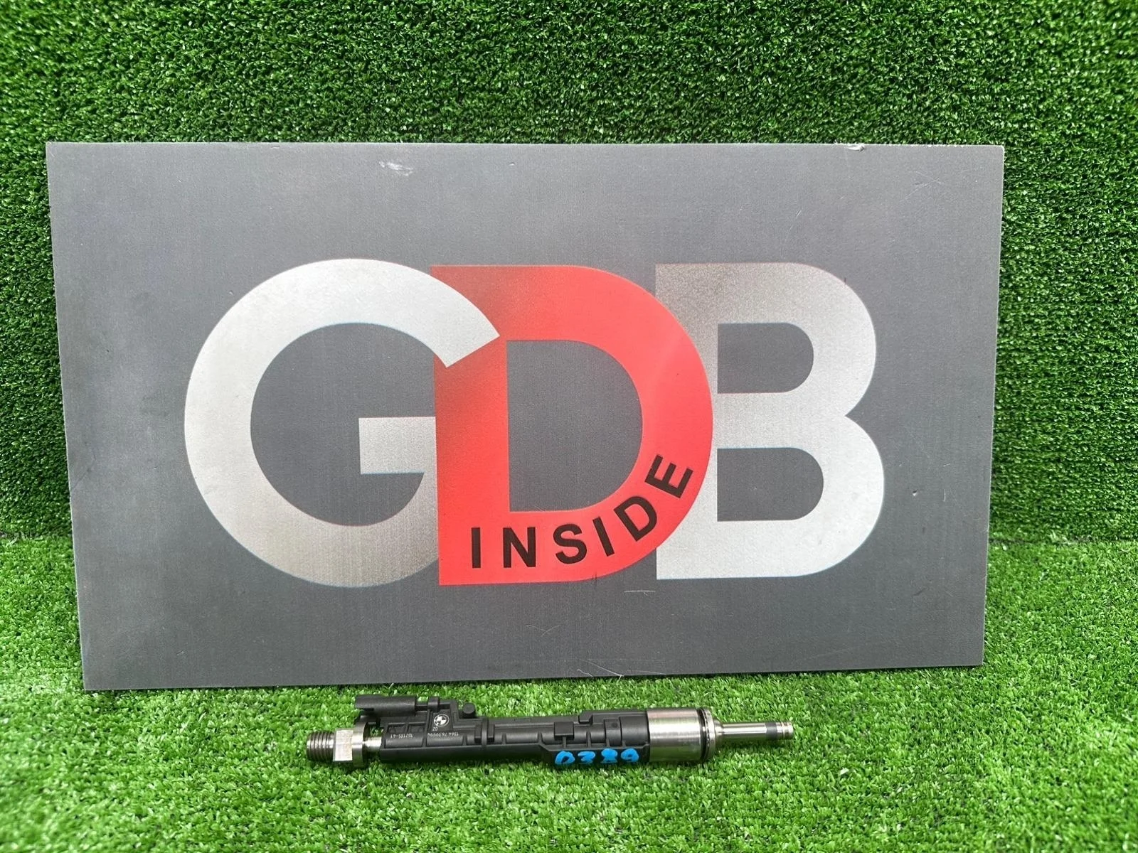 Топливная форсунка Bmw 3 Series 06.08.2013 13647639994 F30 N20B20B