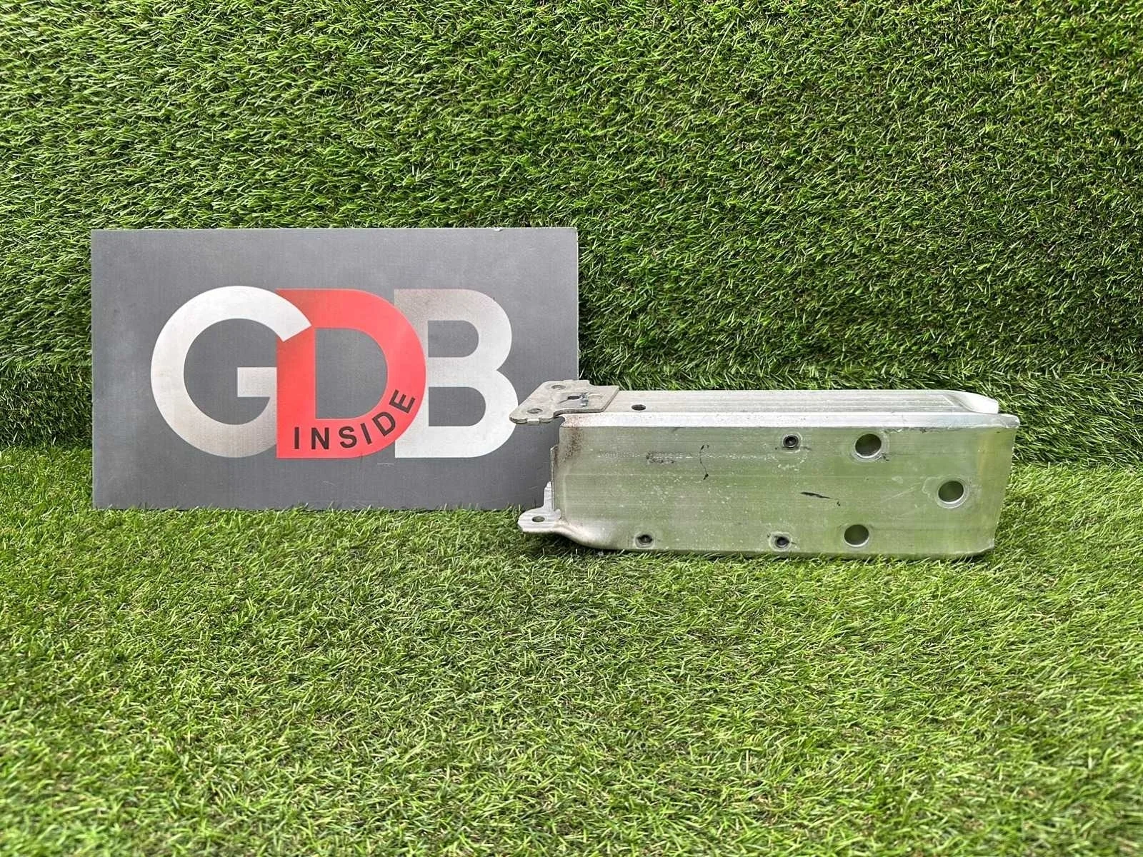 Крепление усилителя бампера Bmw 3 Series 2013 51117266192 F30 N55B30A, переднее правое