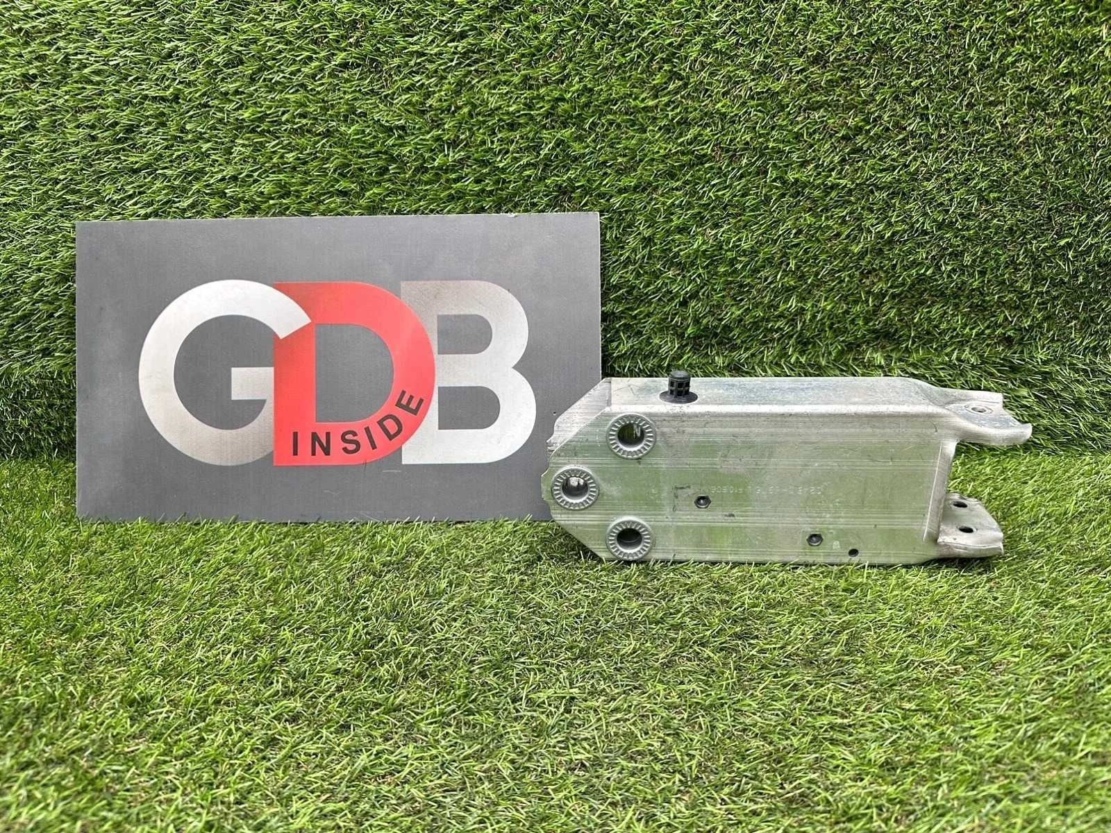 Крепление усилителя бампера BMW 5 series 2010 51117200705 F10 N52B25AF, переднее