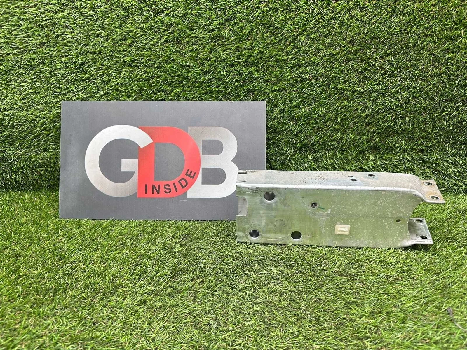 Крепление усилителя бампера BMW X3 2012 51647274658 F25 N20B20A, переднее правое