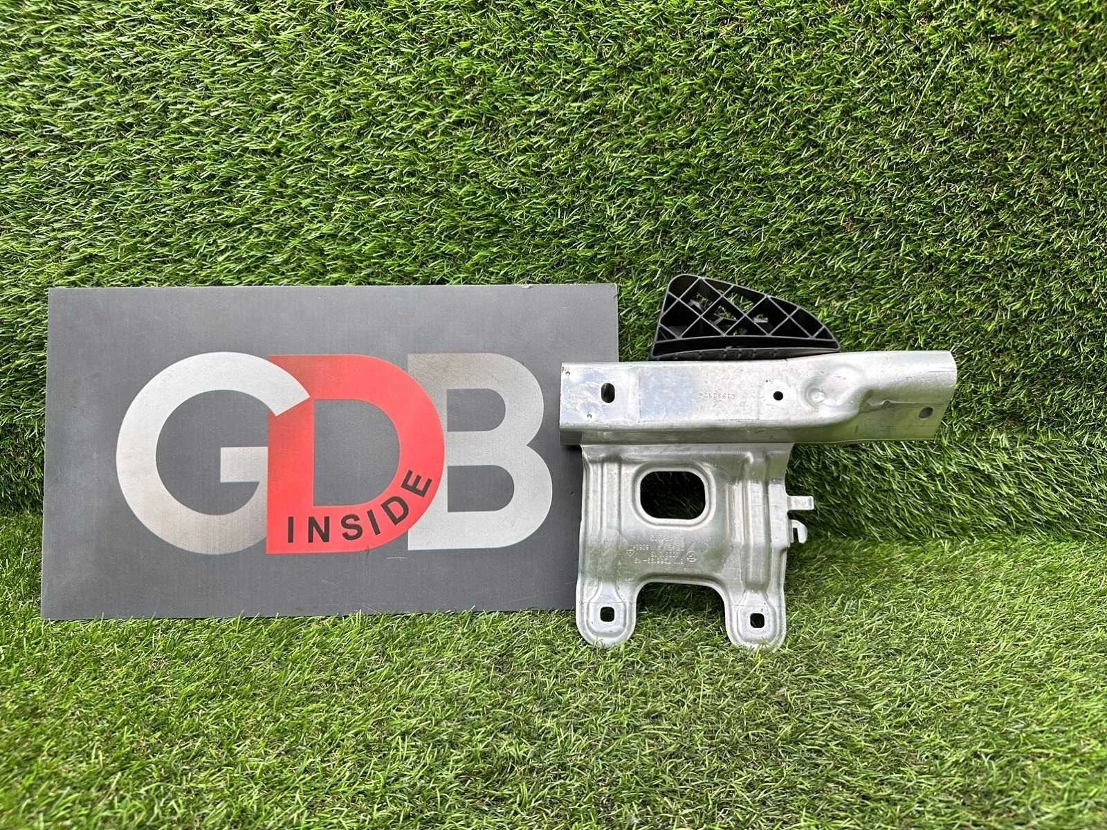 Крепление усилителя бампера Bmw 3 Series 2013 51117266193 F30 N20B20A, переднее левое