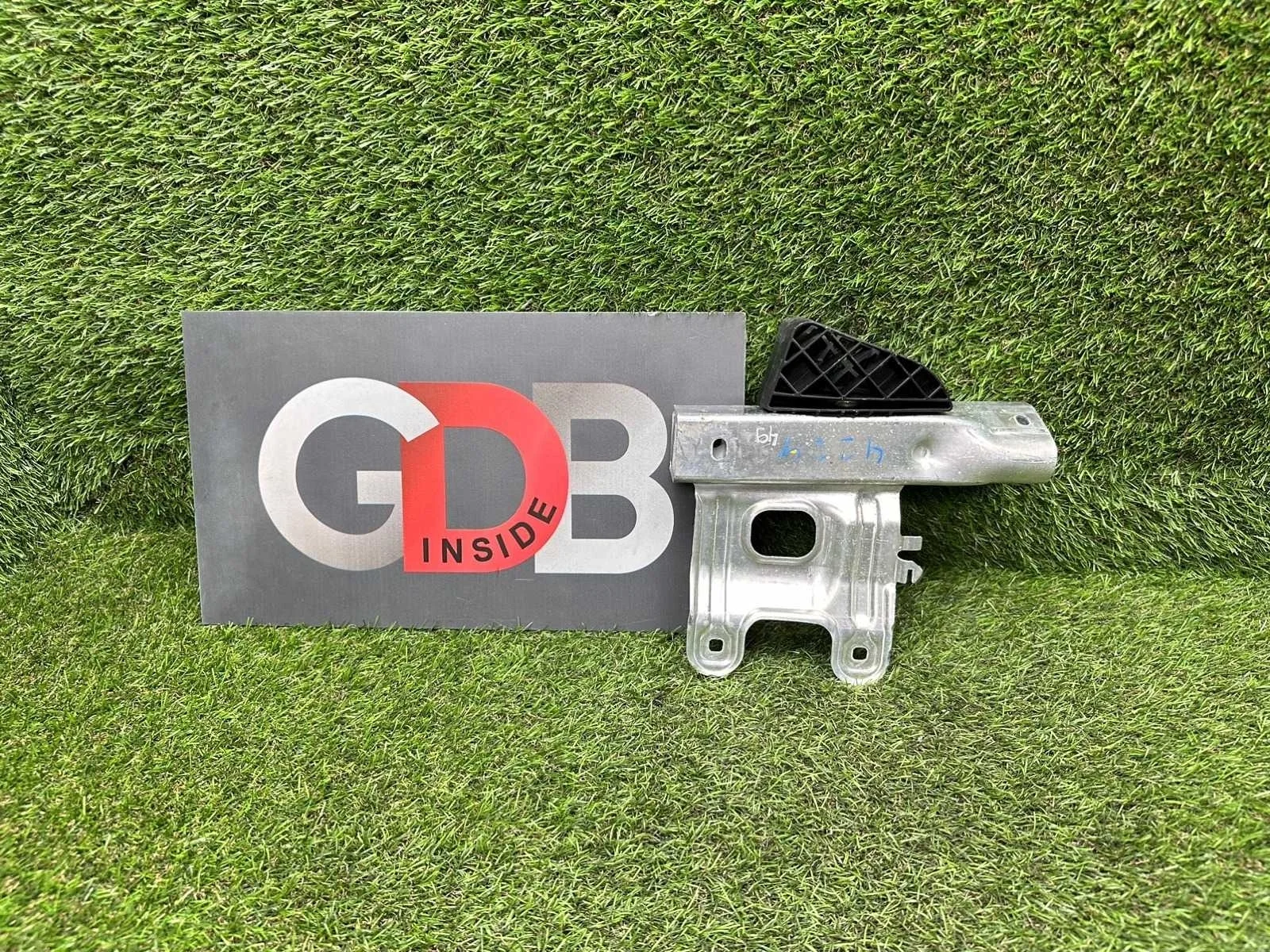 Крепление усилителя бампера Bmw 3 Series 2013 51117266194 F30 N20B20A, переднее правое