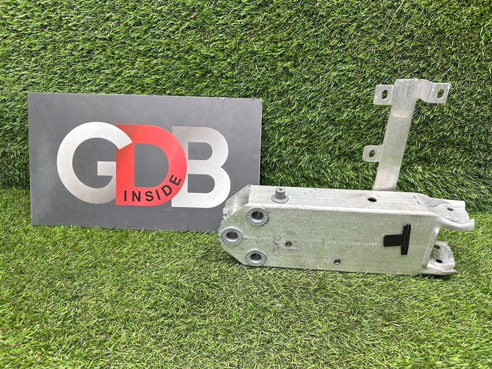 Крепление усилителя бампера Bmw 7 Series 2009 51117183853 F01 N54B30A, переднее