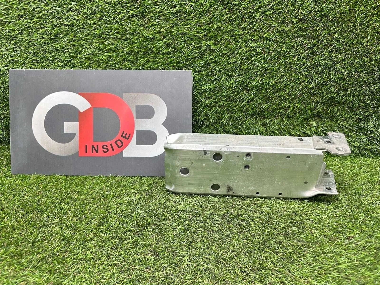 Крепление усилителя бампера Bmw 3 Series 2012 51117266192 F30 N20B20A, переднее правое