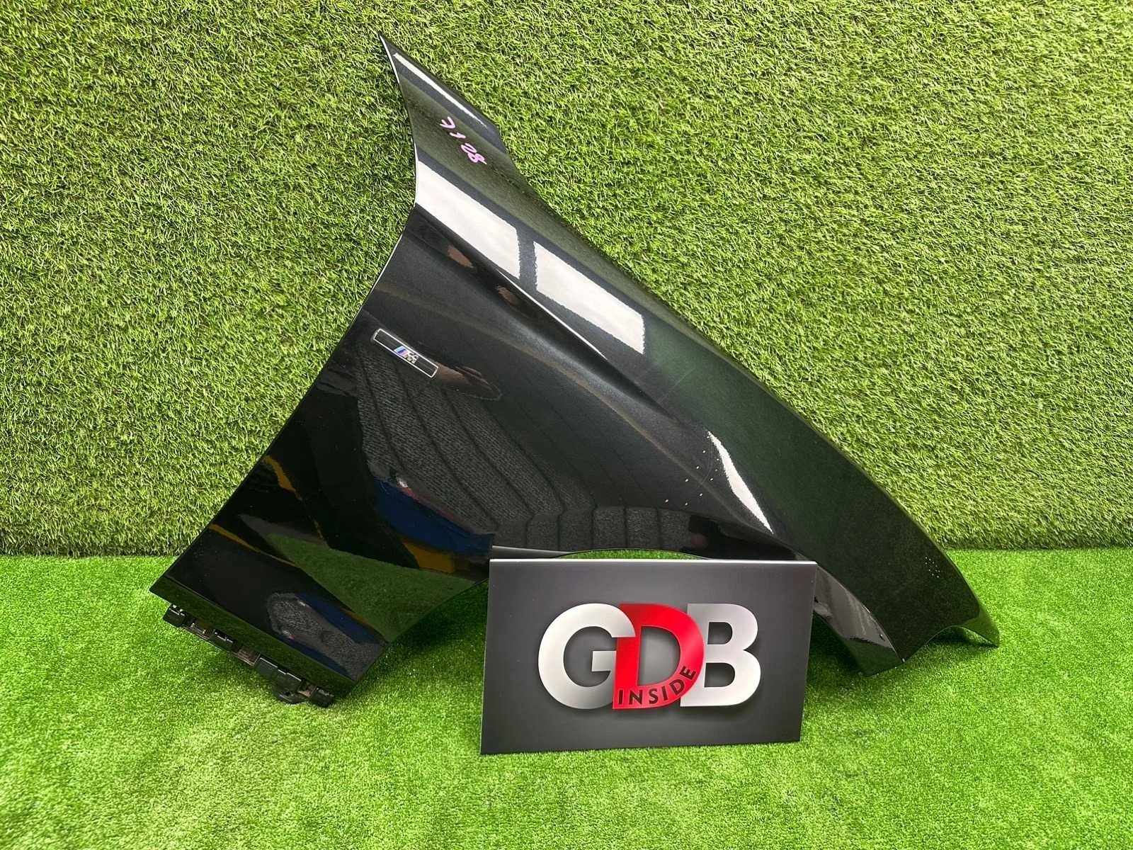 Крыло BMW 1 series 23.10.2012 41007284646 F20 N13B16A, переднее правое