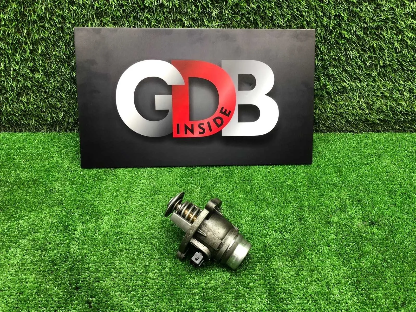 Термостат BMW 5 series 09.03.2007 11537502779 E60 N62B40A