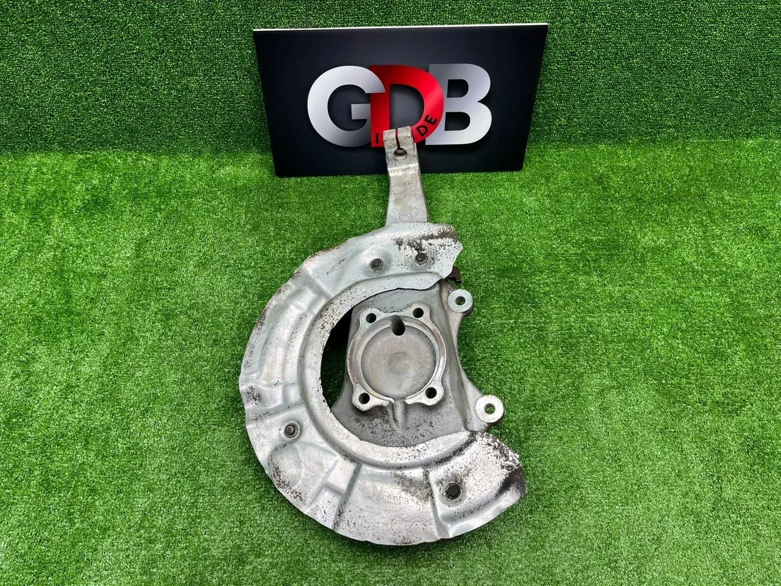 Кулак поворотный Bmw 7 Series 2009 31216775767 F01 N54B30A, передний левый