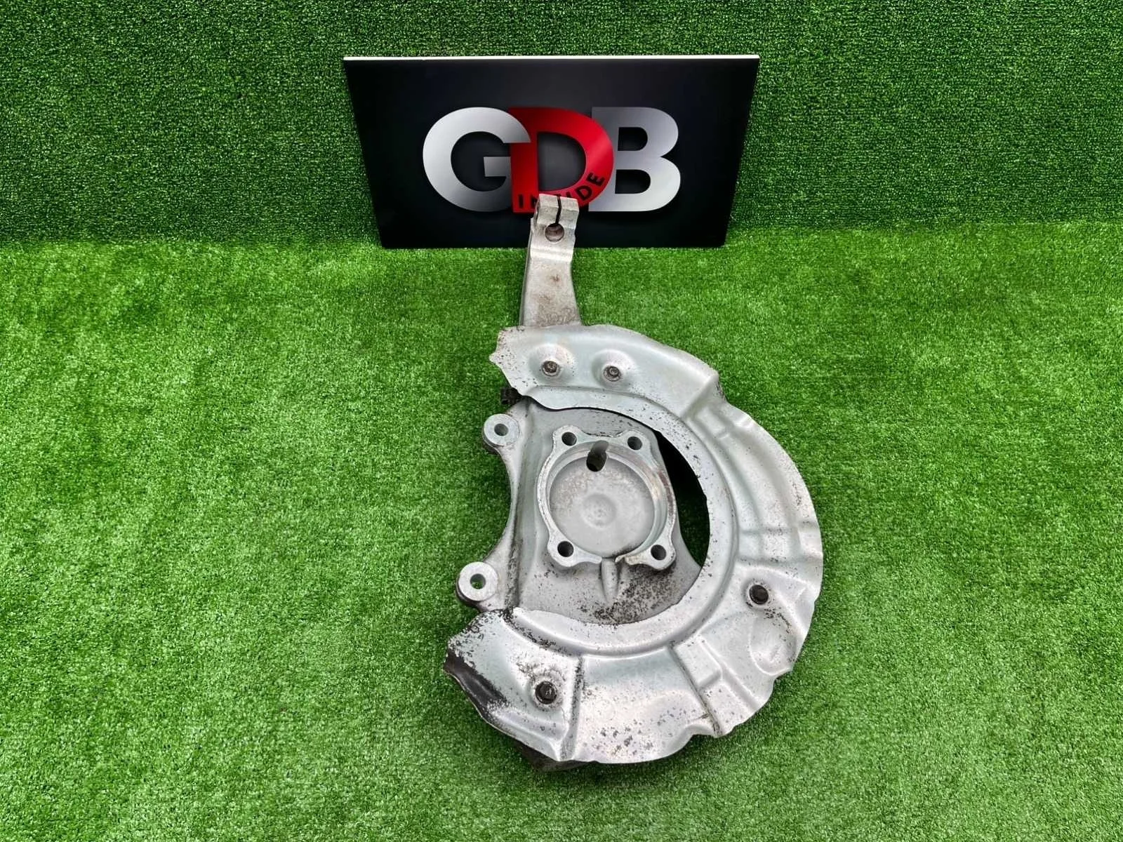 Кулак поворотный Bmw 7 Series 2009 31216775768 F01 N54B30A, передний правый