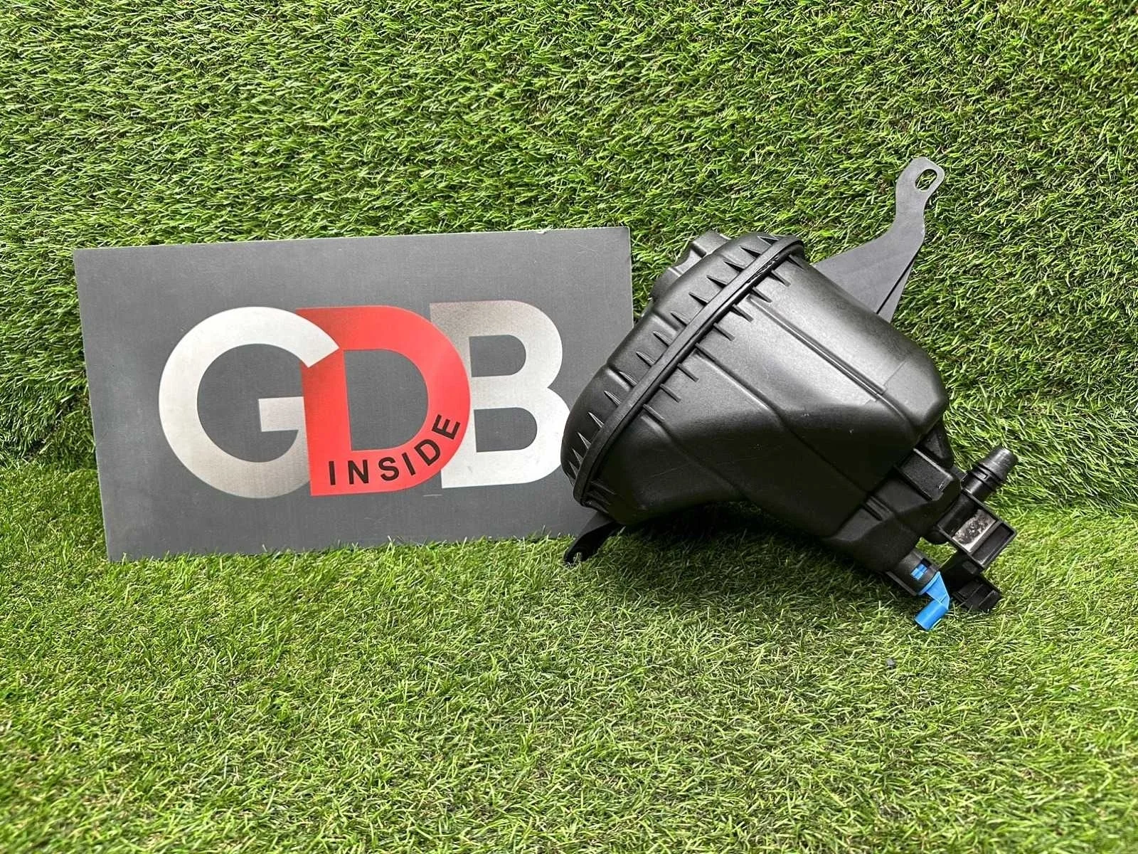 Бачок расширительный BMW 5 series 26.11.2010 17137647284 F11 N52B25AF