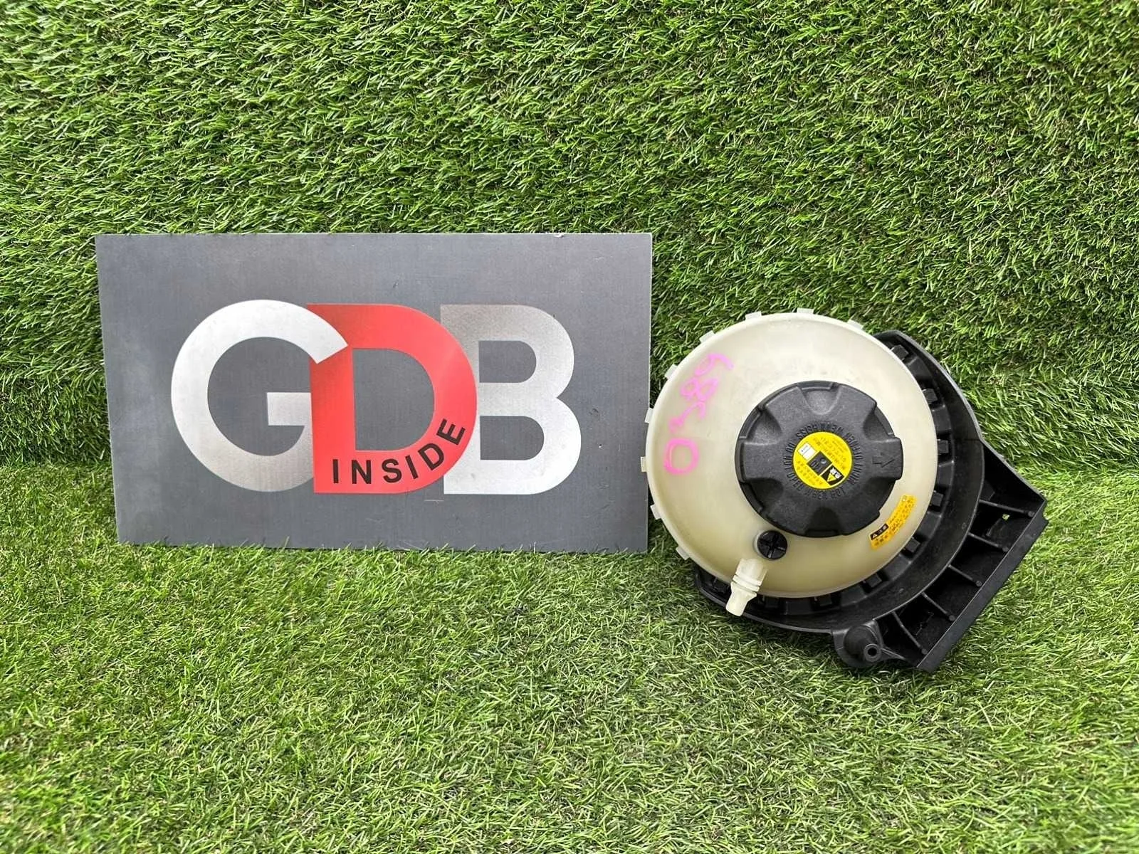 Бачок расширительный Bmw 3 Series 06.08.2013 17137642158 F30 N20B20B