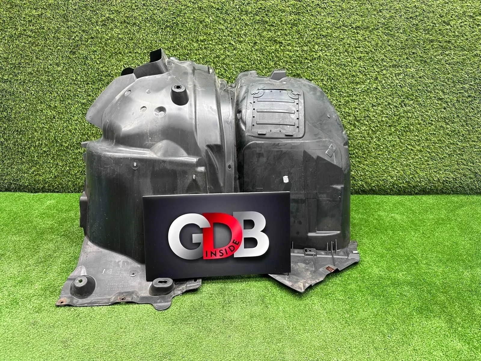 Подкрылок BMW X1 25.10.2011 51717290160 E84 N20B20A, передний правый