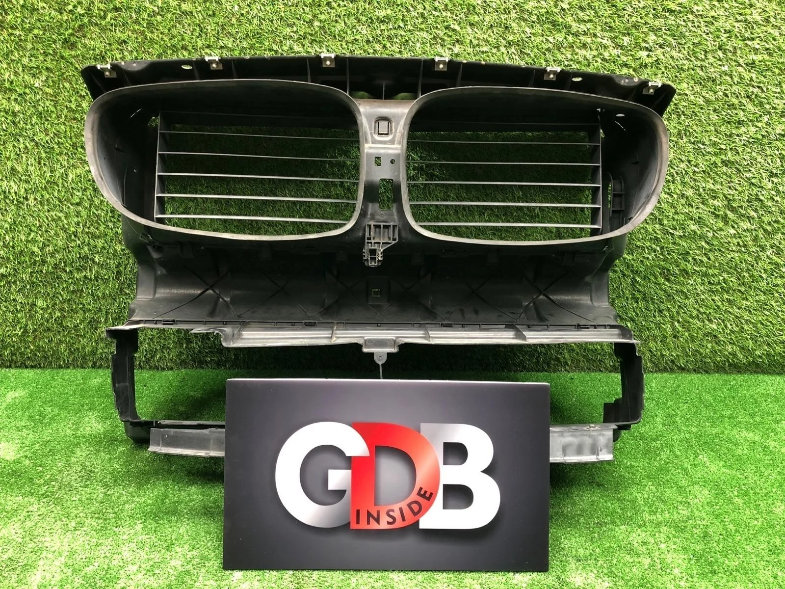 Воздуховод радиатора BMW 7 series 08.05.2013 51747183854 F01 N55B30A, передний