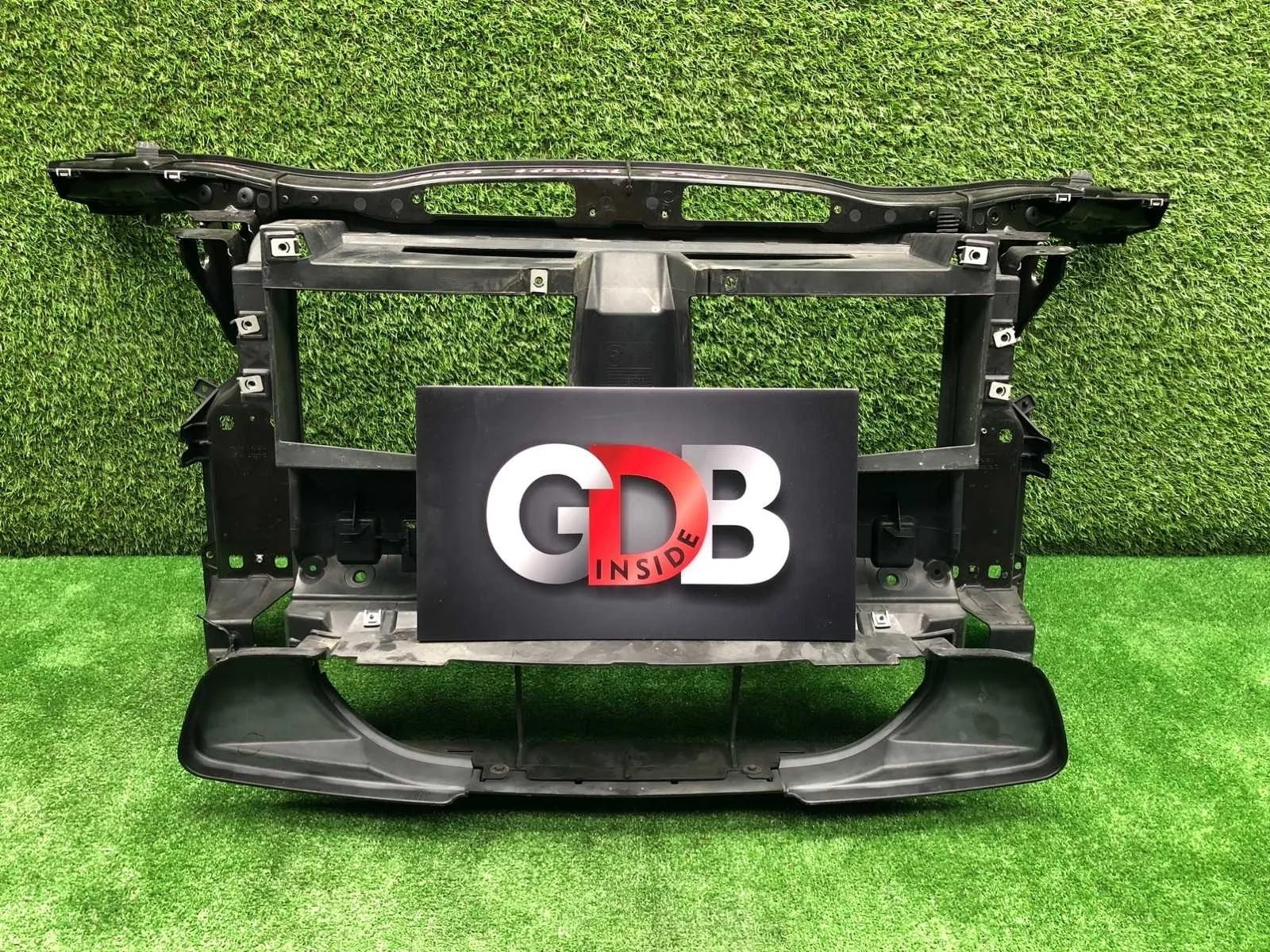 Рамка радиатора Bmw X1 25.10.2011 51648038058 E84 N20B20A