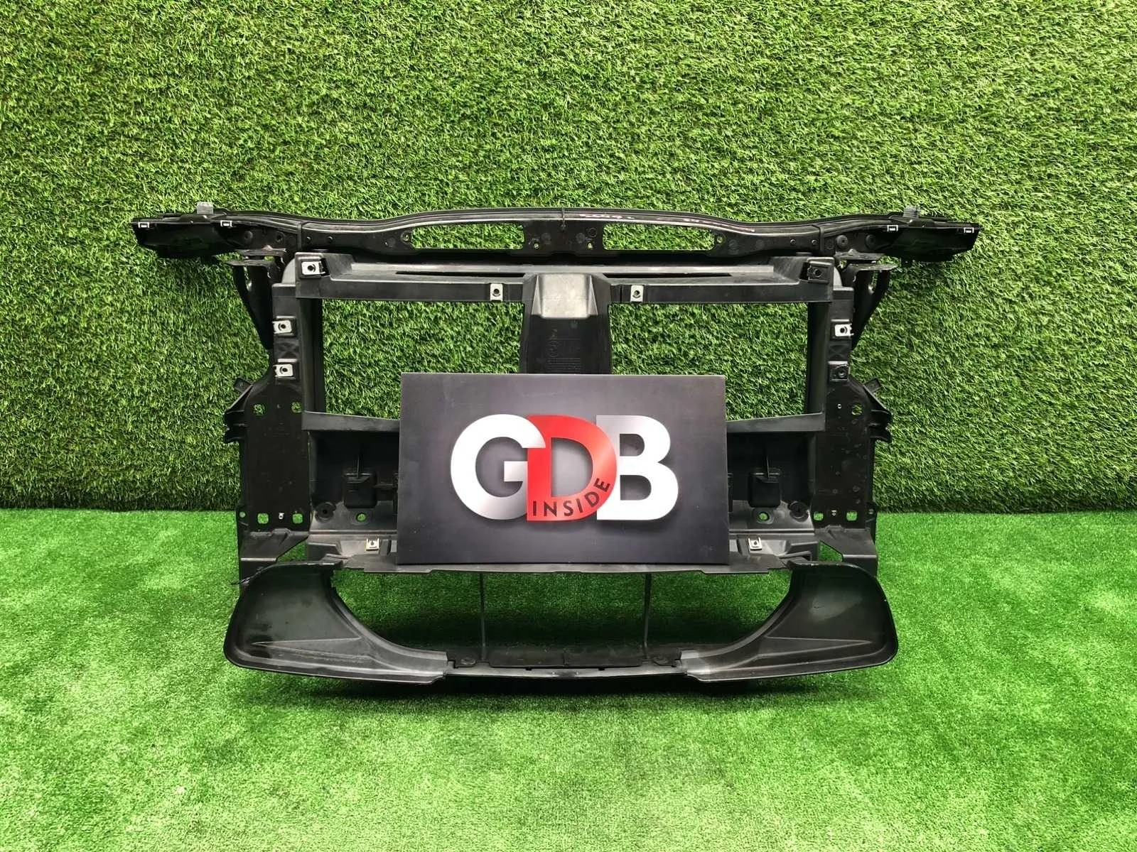 Рамка радиатора Bmw X1 04.07.2011 51648038058 E84 N52B30A