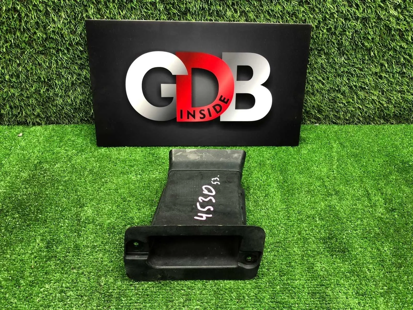 Воздуховод охлаждения тормозов Bmw 5 Series 18.01.2011 51757185168 F10 N52B25AF, передний правый