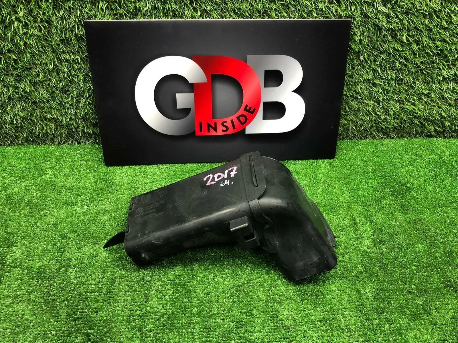 Воздуховод Bmw 1 Series 27.03.2012 13717597585 F20 N13B16A, передний правый