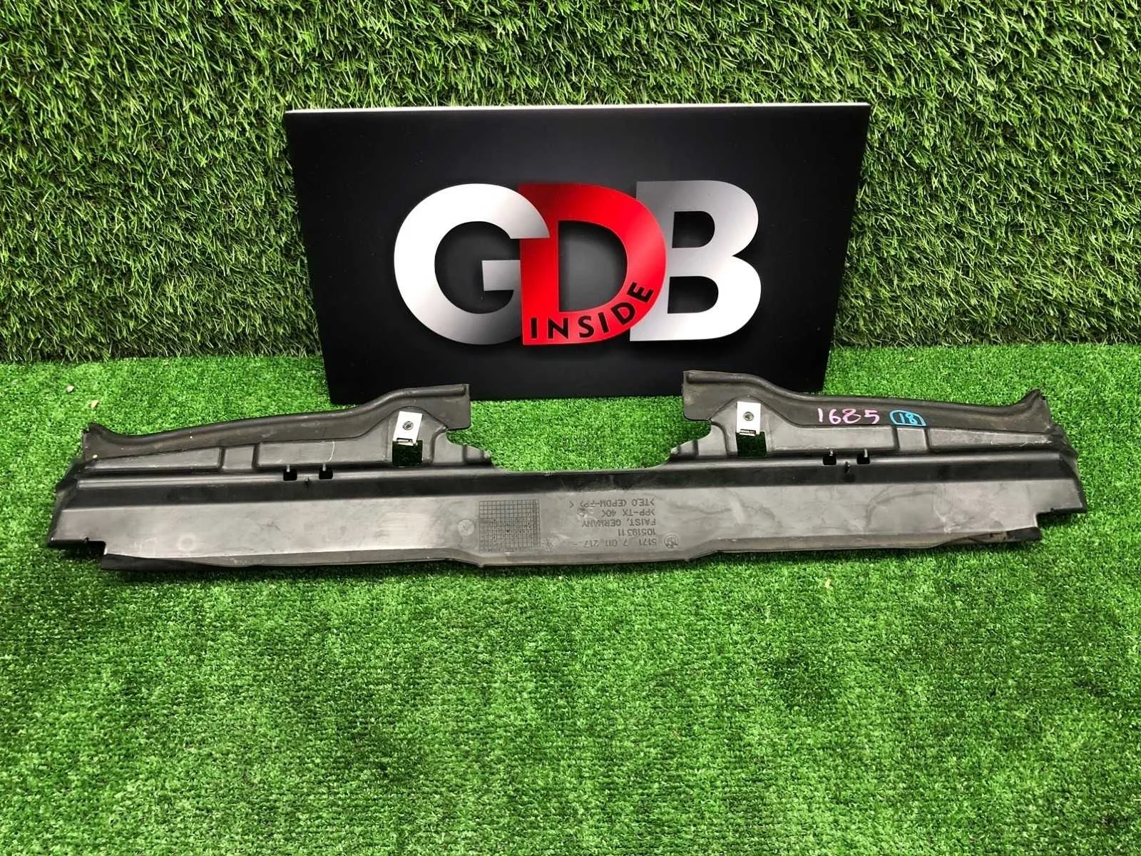 Воздуховод радиатора BMW 7 series 30.01.2007 51717011217 E65 N62B40A