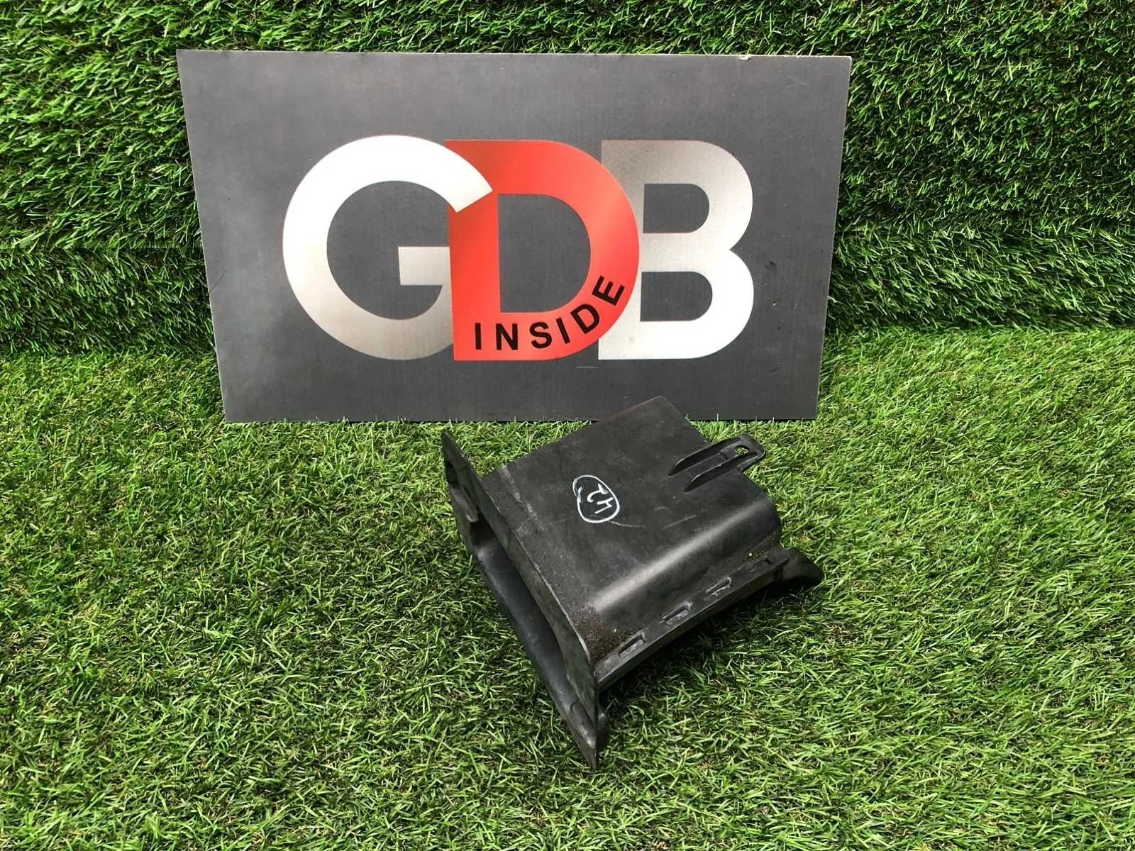 Воздуховод охлаждения тормозов Bmw 3-Series 51757185168 F30, передний правый