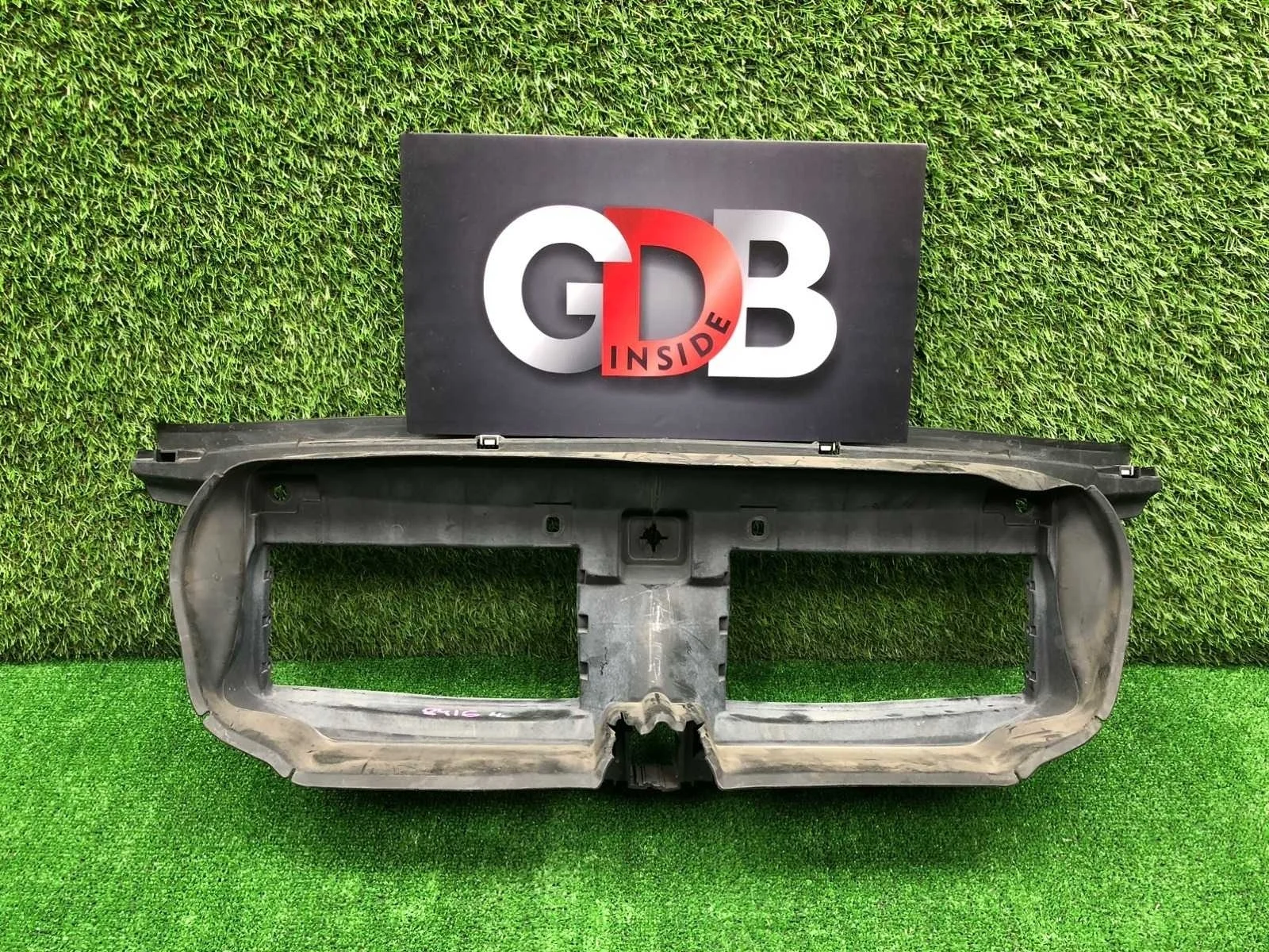 Воздуховод радиатора BMW X1 05.05.2010 51642990178 E84 N52B30AE, передний