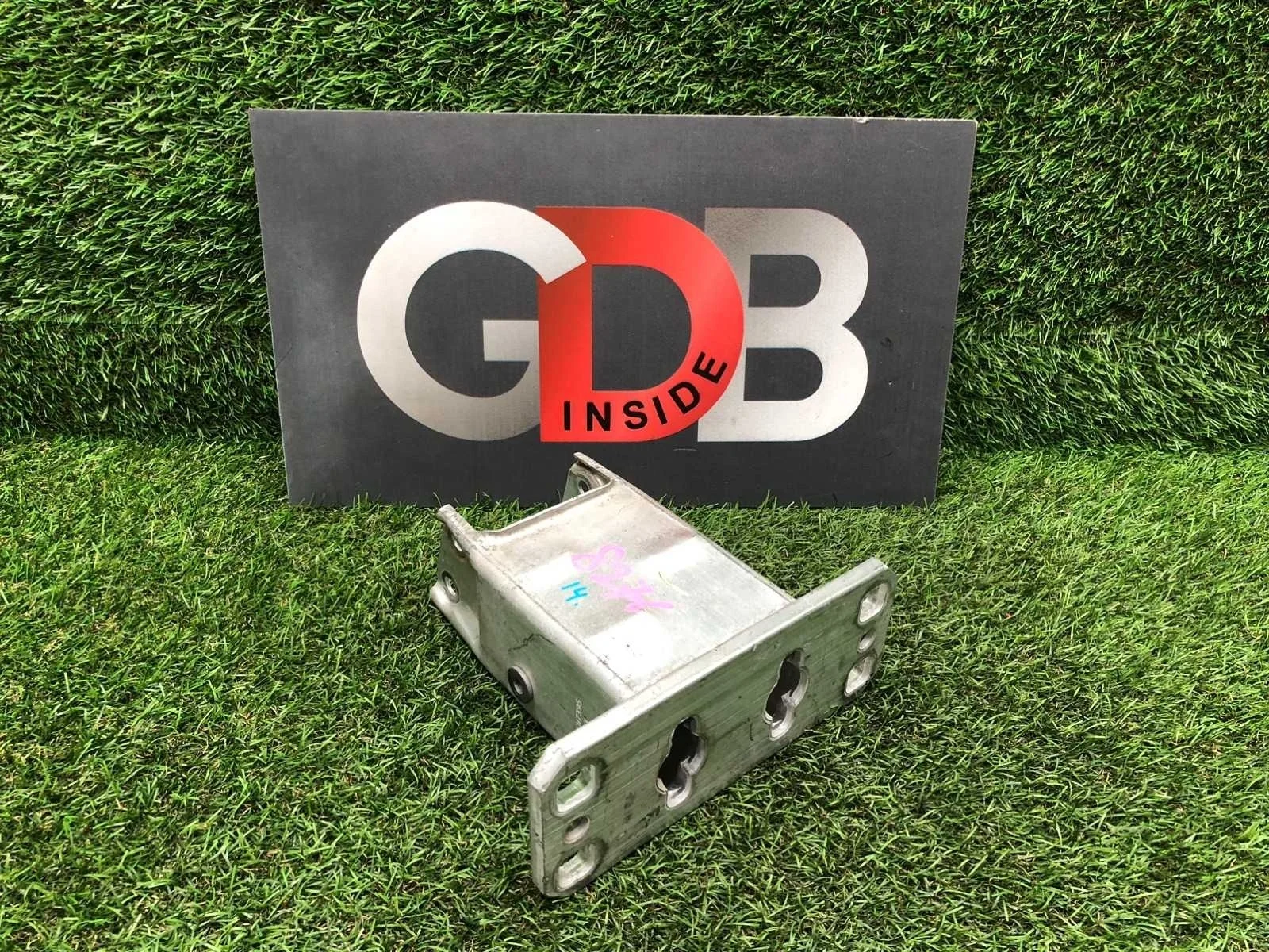 Крепление усилителя бампера BMW 5 series 30.10.2008 51117148586 E60 N52B25A