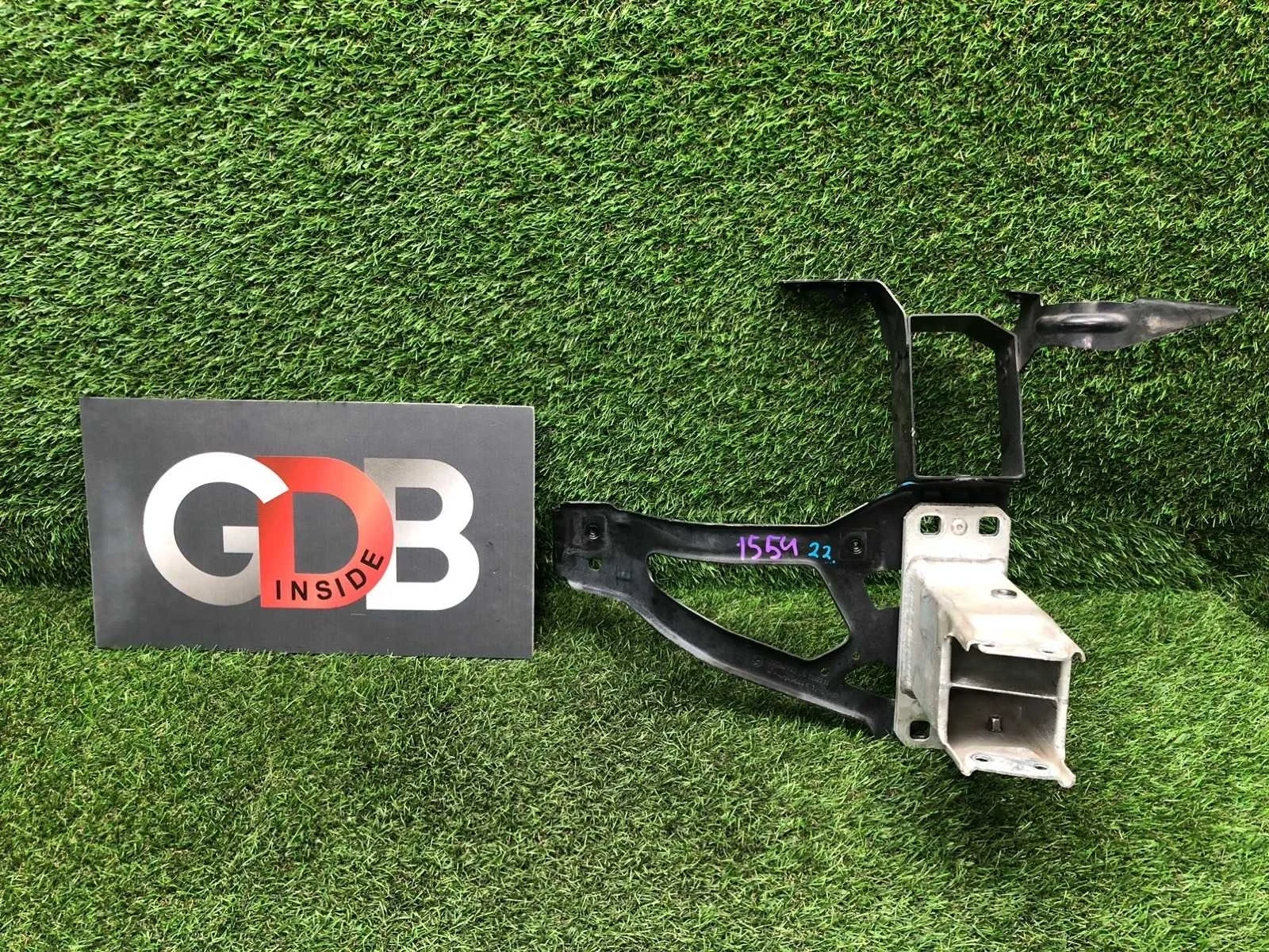 Кронштейн фары BMW 5 series 08.02.2007 51647163484 E60 N52B30A, правый