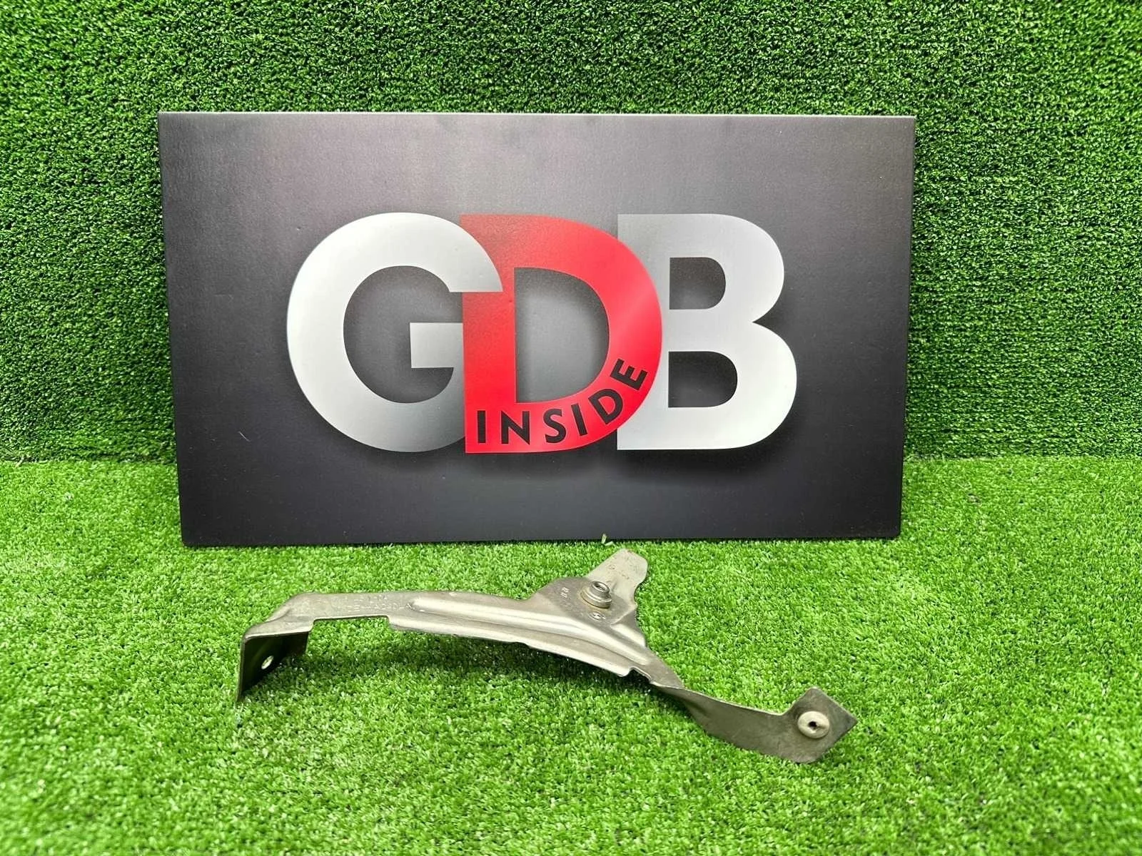 Кронштейн крыла BMW 5 series 09.03.2007 51647161451 E60 N62B40A, передний левый