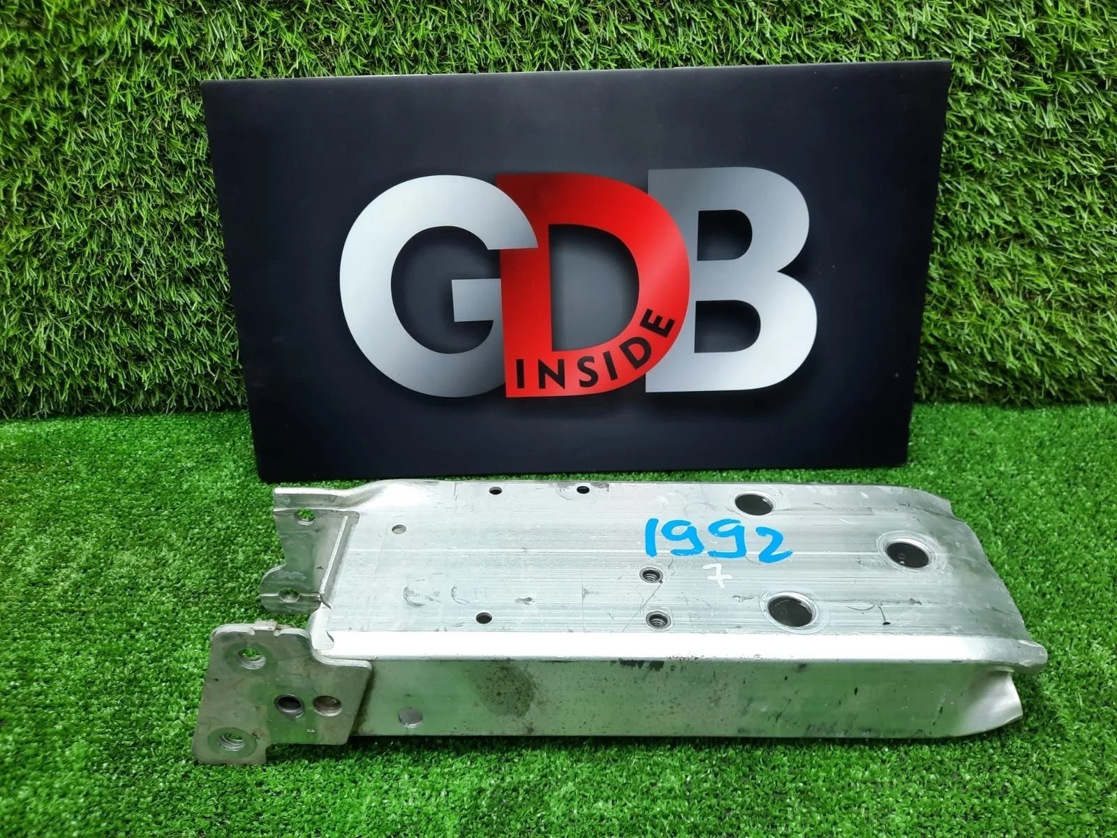 Крепление усилителя бампера Bmw 3 Series 16.01.2013 51117266192 F30 N20B20B, переднее правое