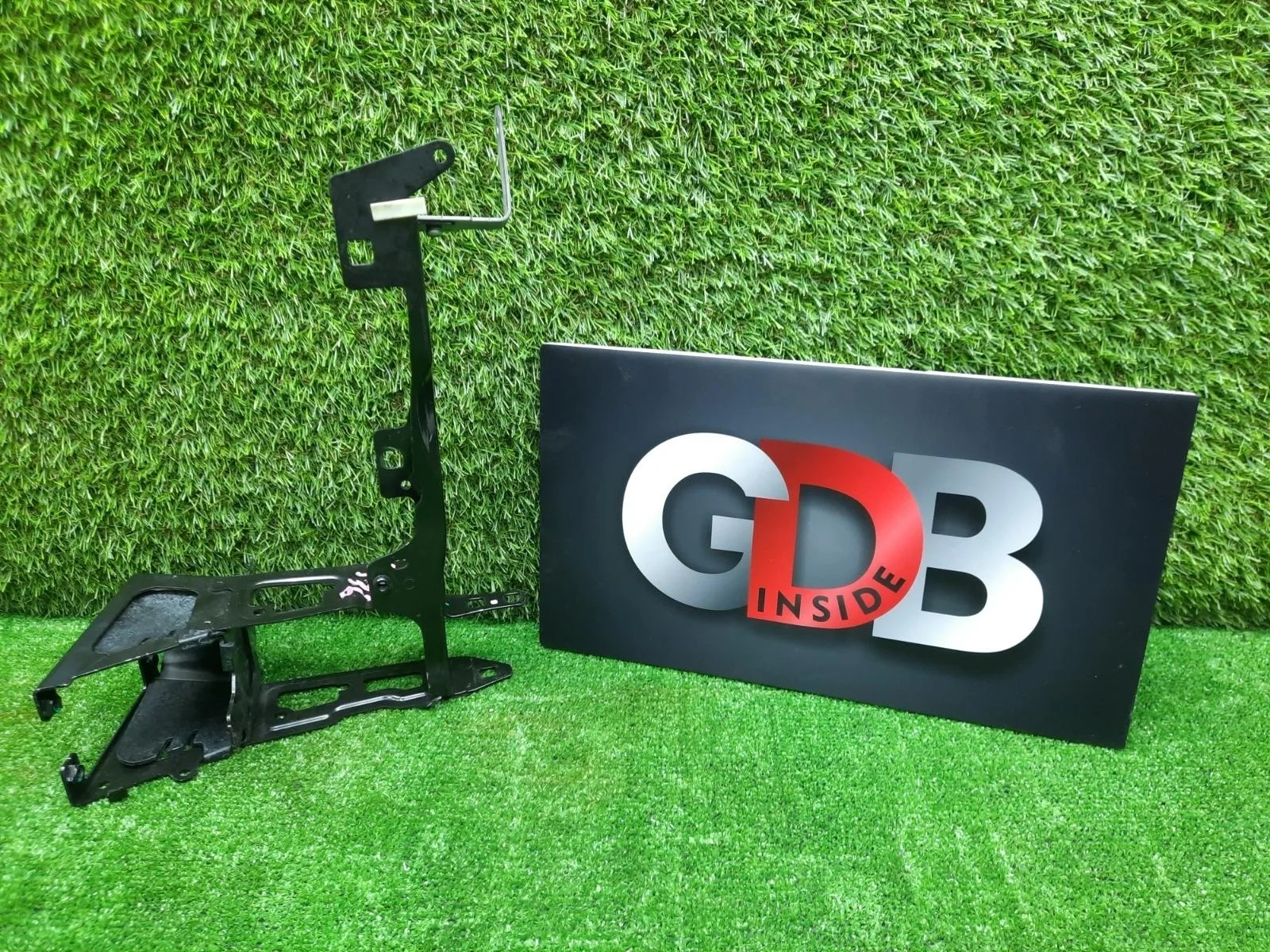 Кронштейн фары Bmw 3 Series 06.09.2012 51647245792 F30 N20B20B, передний правый