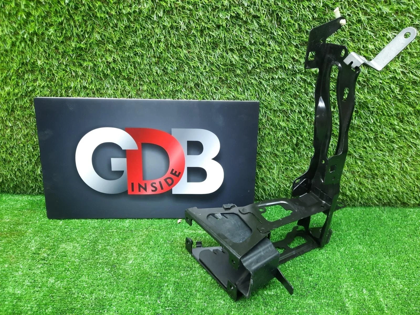 Кронштейн фары BMW 3 series 16.01.2013 51647245791 F30 N20B20B, передний левый