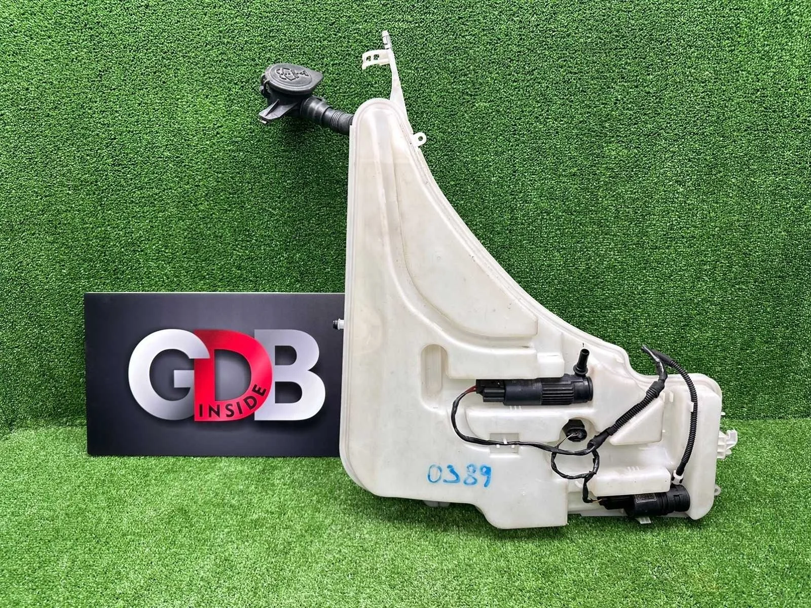 Бачок омывателя BMW 3 series 06.08.2013 61667241680 F30 N20B20B