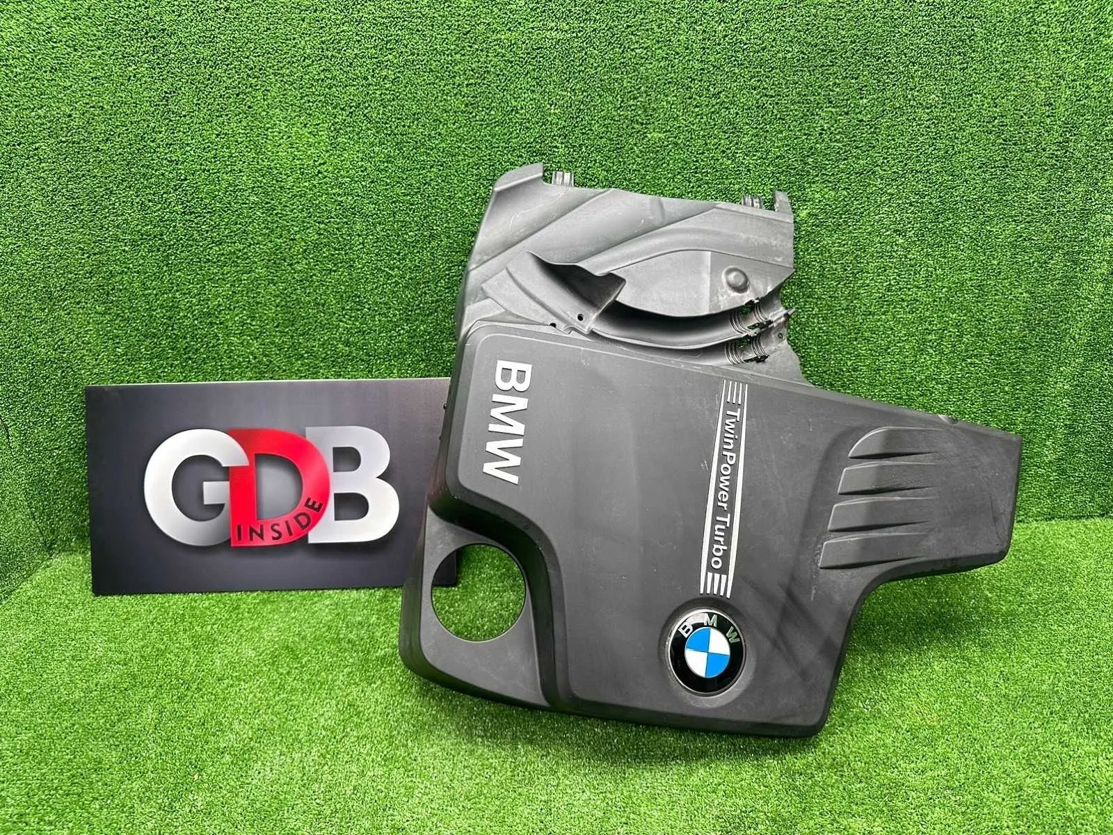 Декоративная накладка ДВС BMW X1 25.10.2011 11127589053 E84 N20B20A