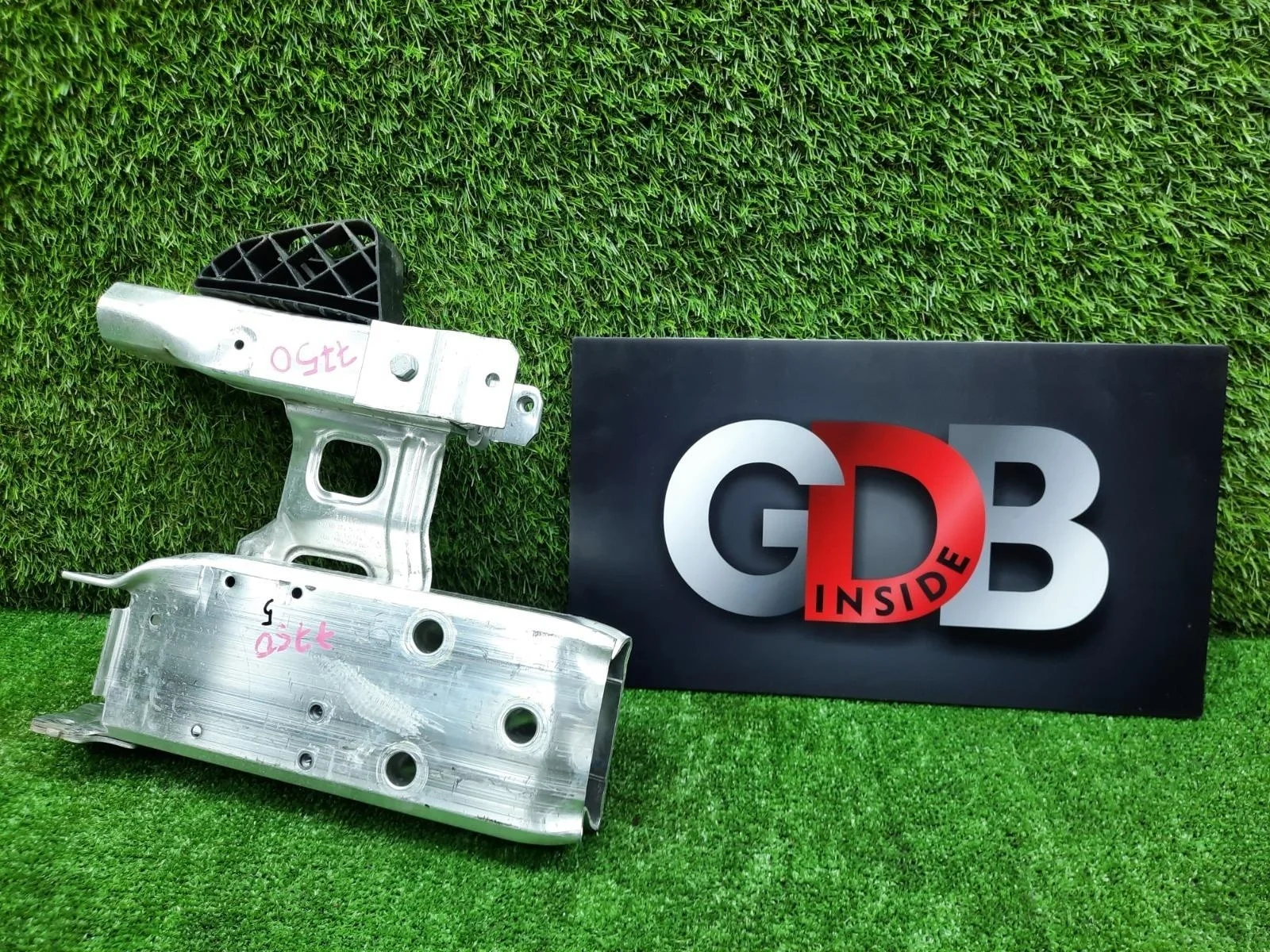 Крепление усилителя бампера Bmw 1 Series 25.10.2014 51117266192 F20 N13B16A, переднее правое