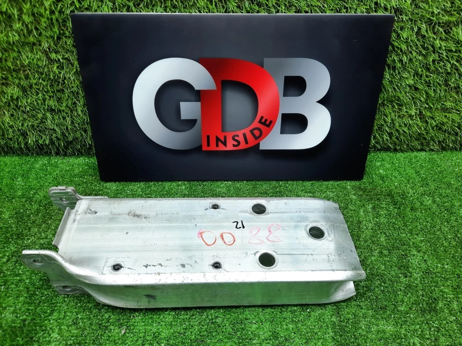 Крепление усилителя бампера Bmw 3 Series 28.01.2013 51117266192 F30 N55B30A, переднее правое