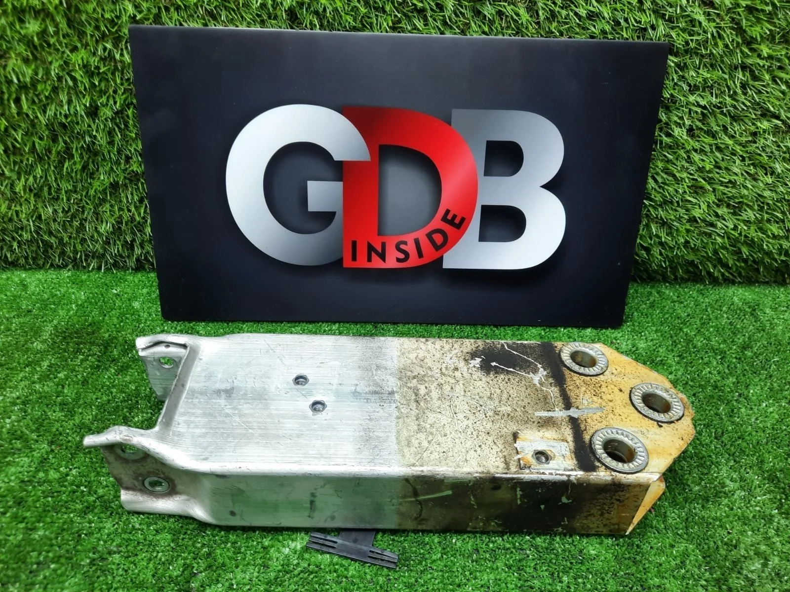 Крепление усилителя бампера Bmw 7 Series 08.05.2013 51647333134 F01 N55B30A, переднее левое