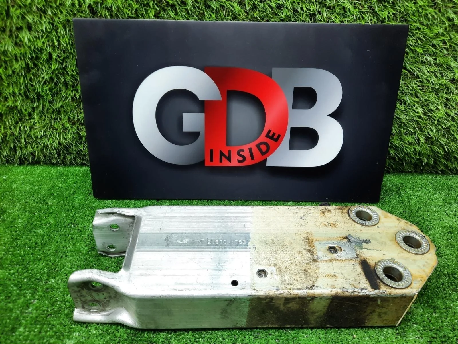 Крепление усилителя бампера Bmw 7 Series 10.08.2012 51647333134 F01 N55B30A, переднее правое