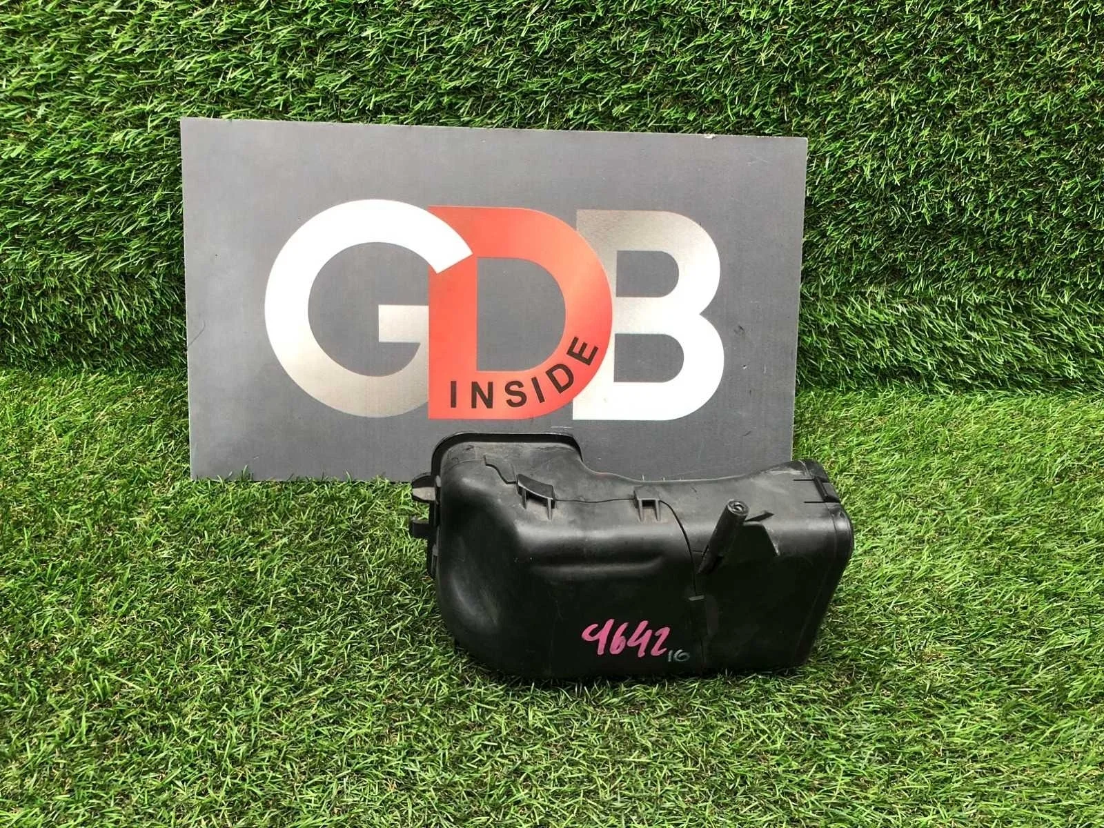 Воздуховод BMW 5 series 20.05.2010 13717577471 F10 N52B30AF