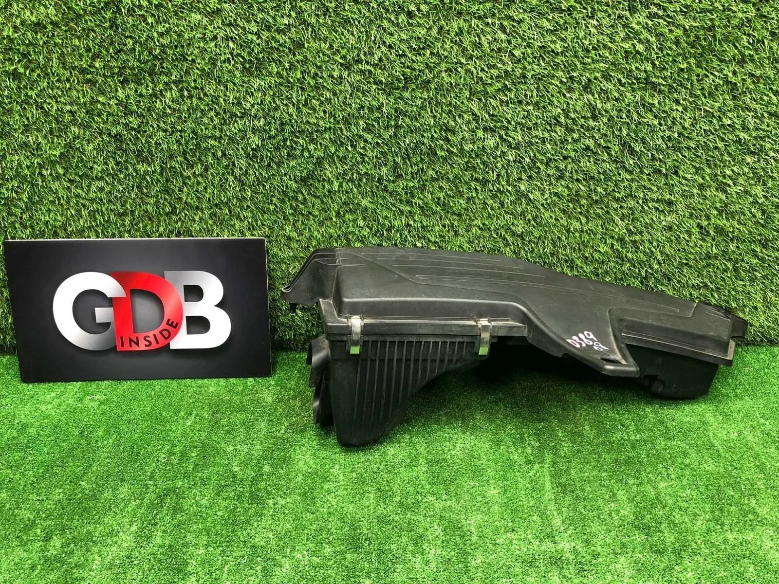 Корпус воздушного фильтра Bmw 3 Series 06.08.2013 13717597589 F30 N20B20B