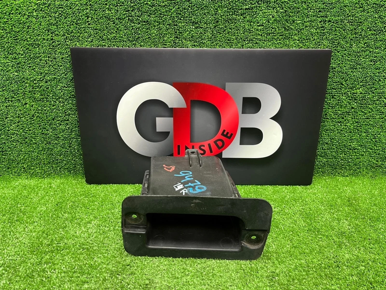 Воздуховод охлаждения тормозов Bmw 5 Series 2012 51757185168 F10 N20B20B, передний правый