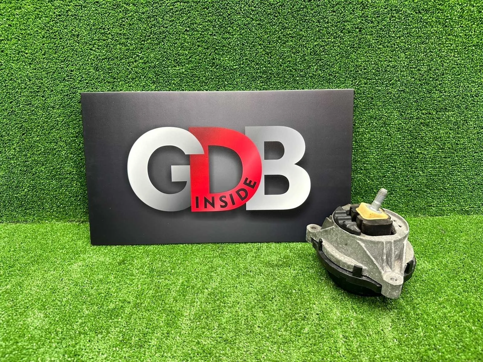 Подушка двигателя BMW 1 series 18.05.2015 22116854252 F20 N13B16A, правая