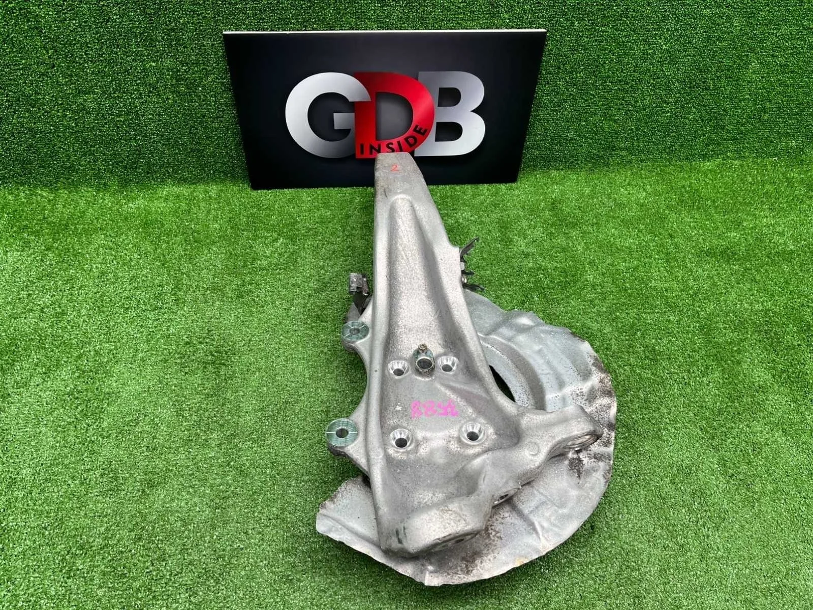 Кулак поворотный Bmw 5 Series 20.02.2013 31216775769 F10 N20B20B, передний левый