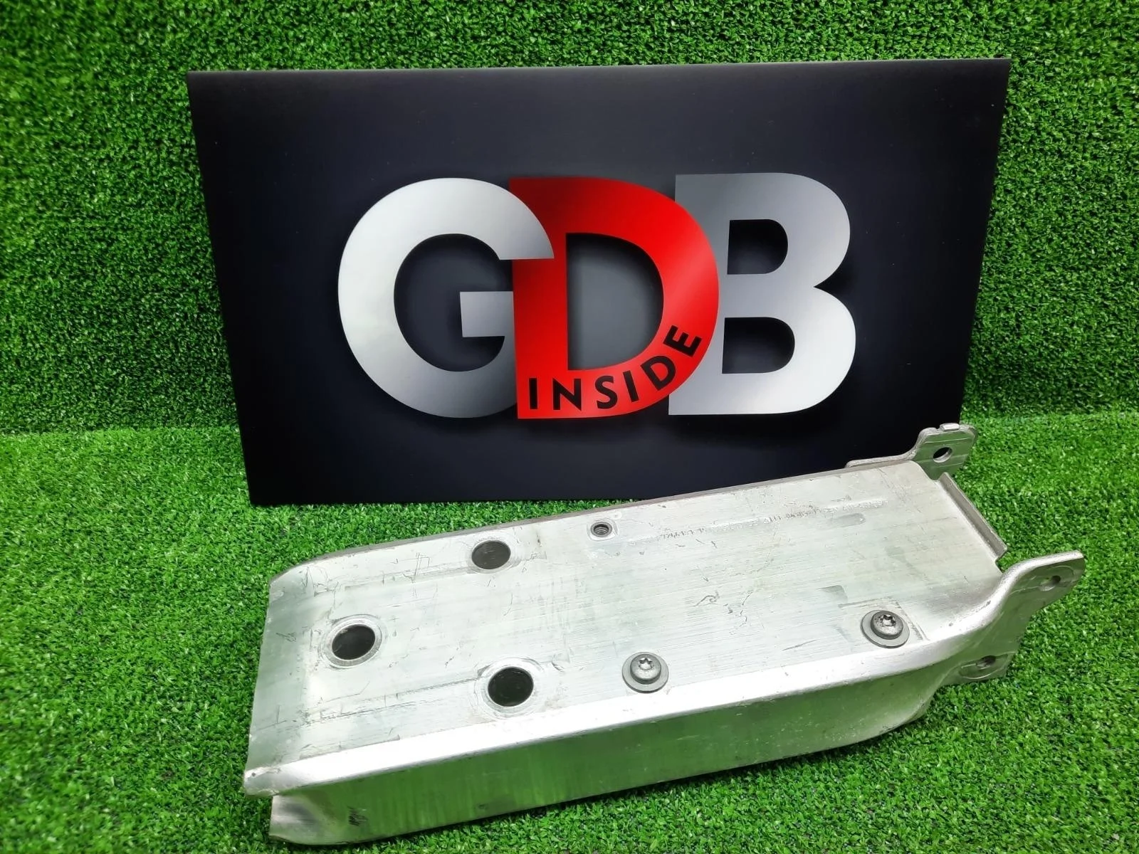 Крепление усилителя бампера BMW 3 series 18.09.2013 51117266191 F30 N55B30A, переднее левое