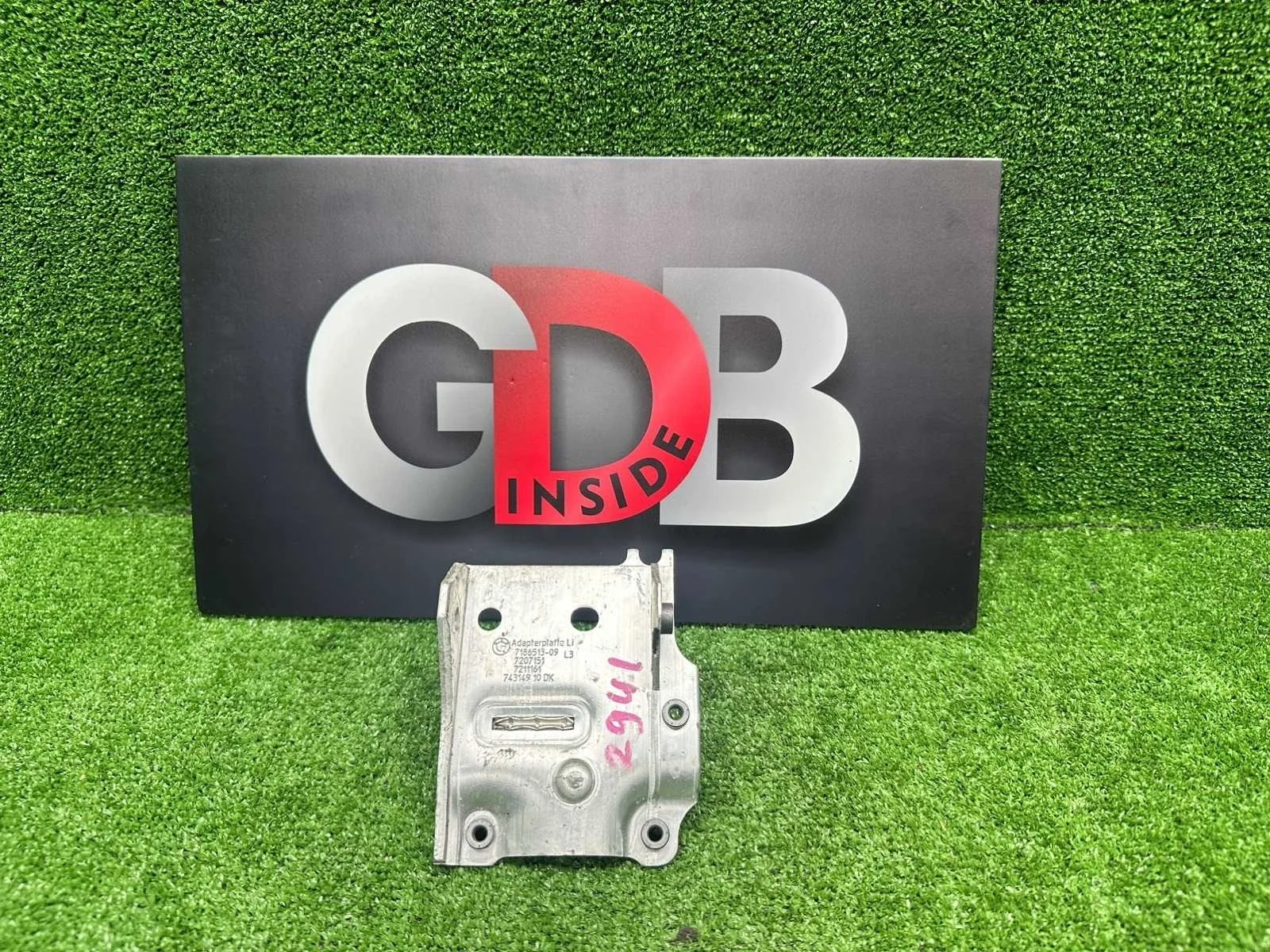 Кронштейн радиатора BMW 5 series 51117186513 F10, левый