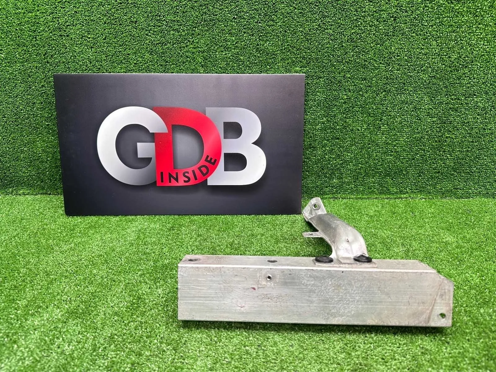 Крепление усилителя бампера Bmw 7 Series 51117273399 F01, переднее левое